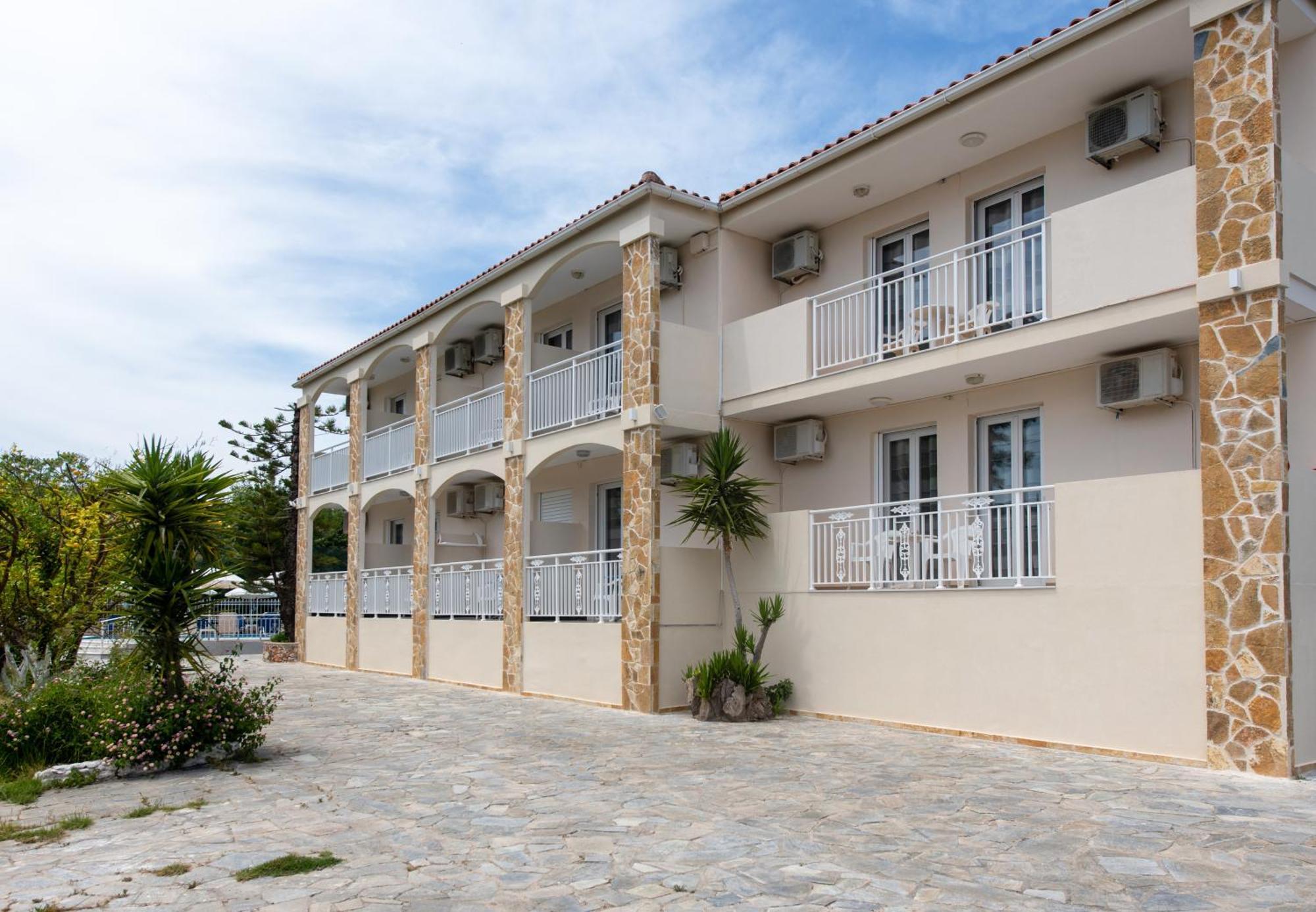 Tsolakis Studios & Apartments Лаганас Экстерьер фото