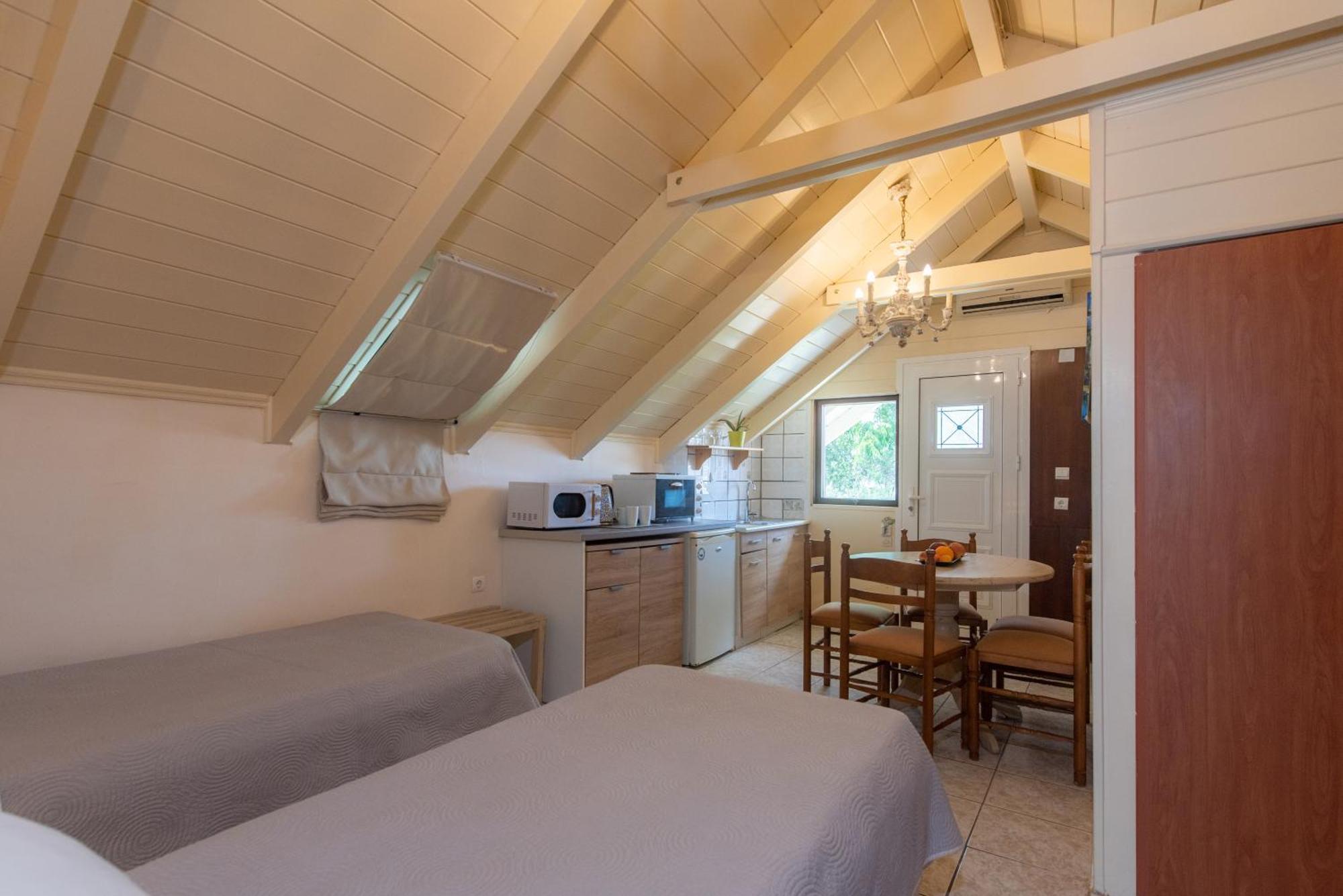 Tsolakis Studios & Apartments Лаганас Экстерьер фото