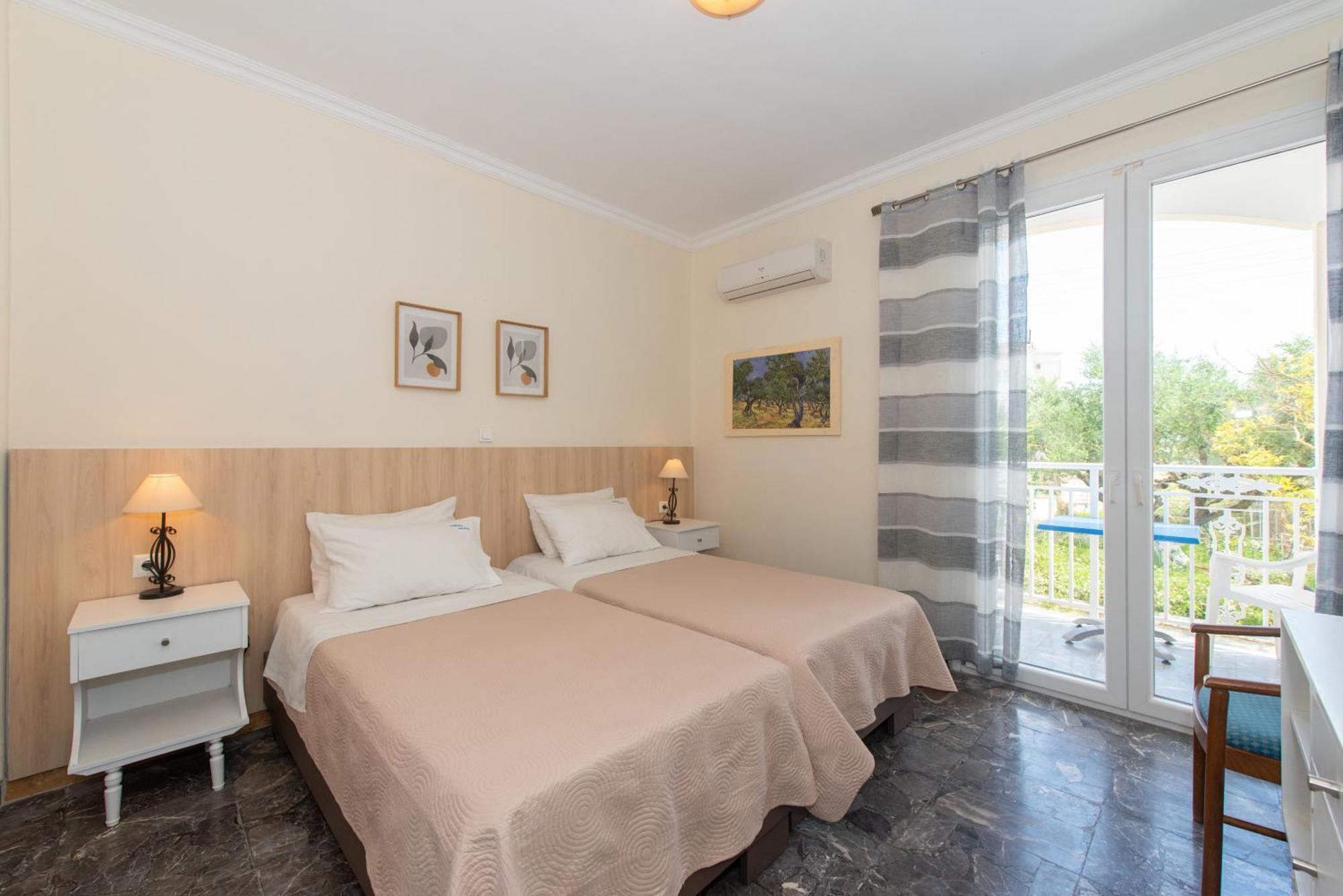 Tsolakis Studios & Apartments Лаганас Экстерьер фото