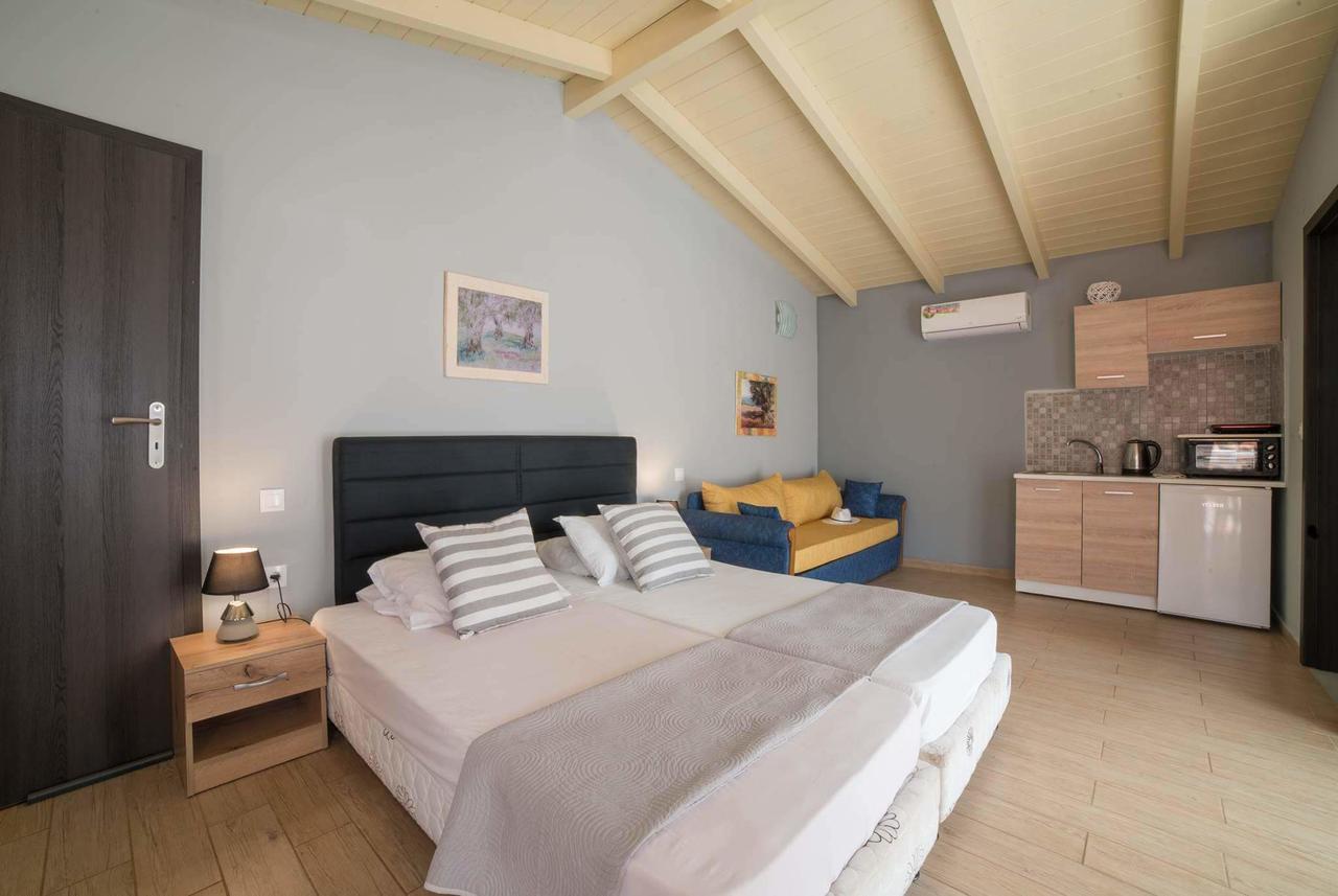 Tsolakis Studios & Apartments Лаганас Экстерьер фото